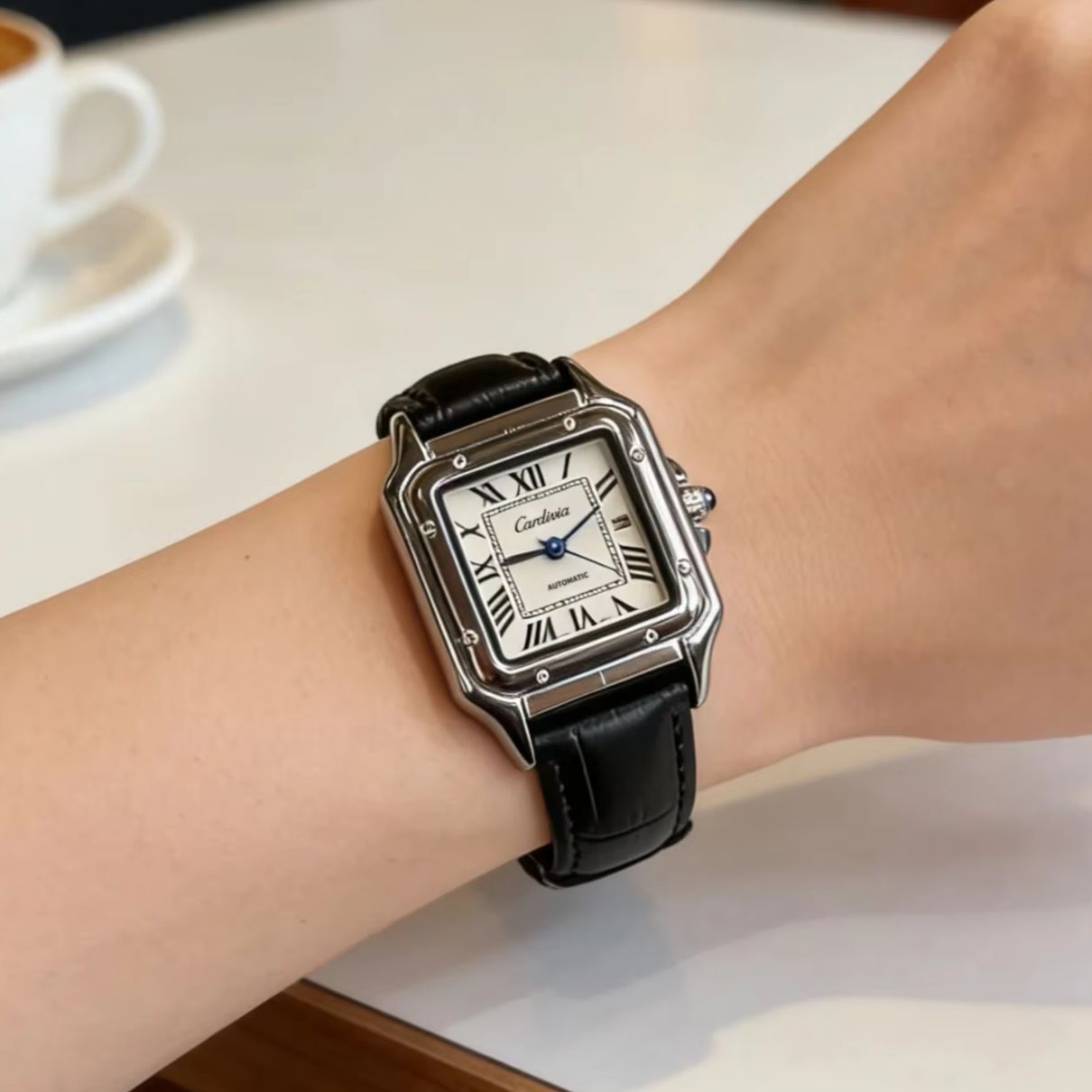 นาฬิกาควอทซ์ผู้หญิงทรงสี่เหลี่ - Cartier Watch Santos บทวิจารณ์และราคา